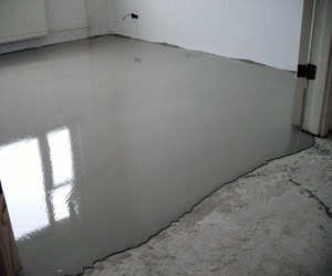 Жидкий бетон на полу